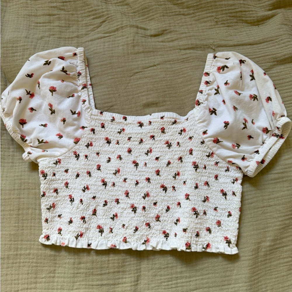 American Eagle Outfitters Floral Puff Sleeve Blouse - White and Pink